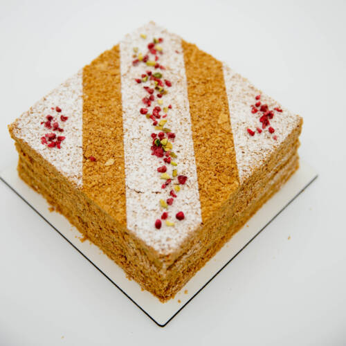 Tort Napoleon cu fistic și zmeură